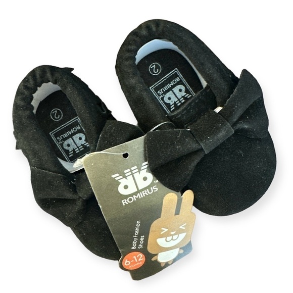 New with Tags Romirus Fringed Faux Suede Moccasins with Bow Black Size 2 - Picture 2 of 7